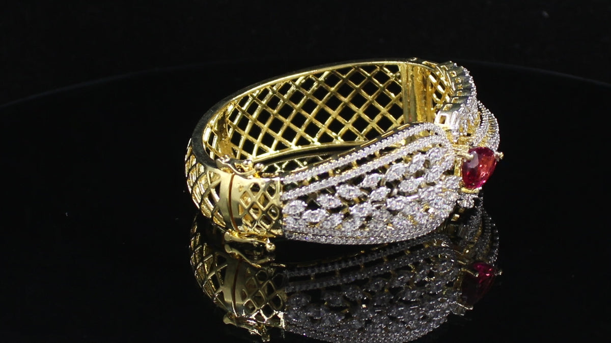 Ganga Jamuna Finish Swirling Teardrop Bracelet