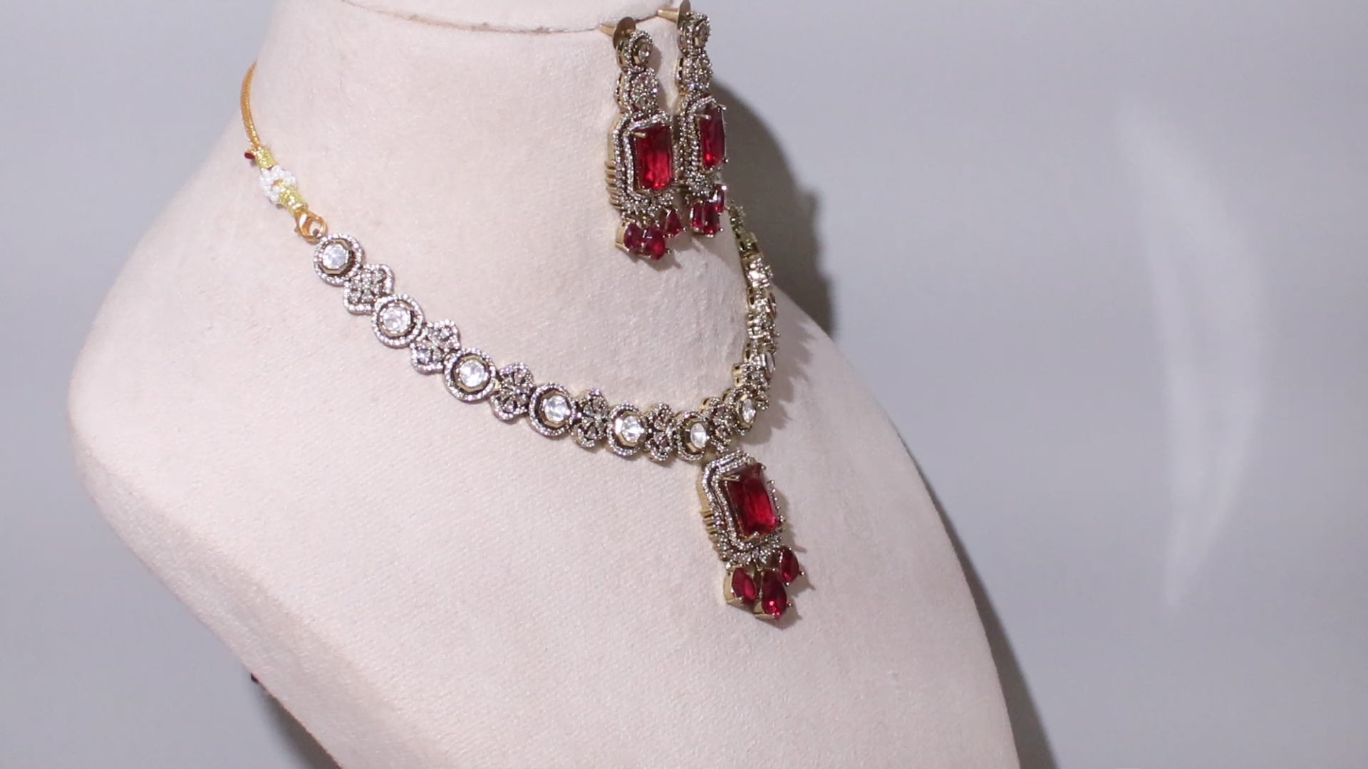Victorian Polish Elegant Rectangular Stone Necklace Set