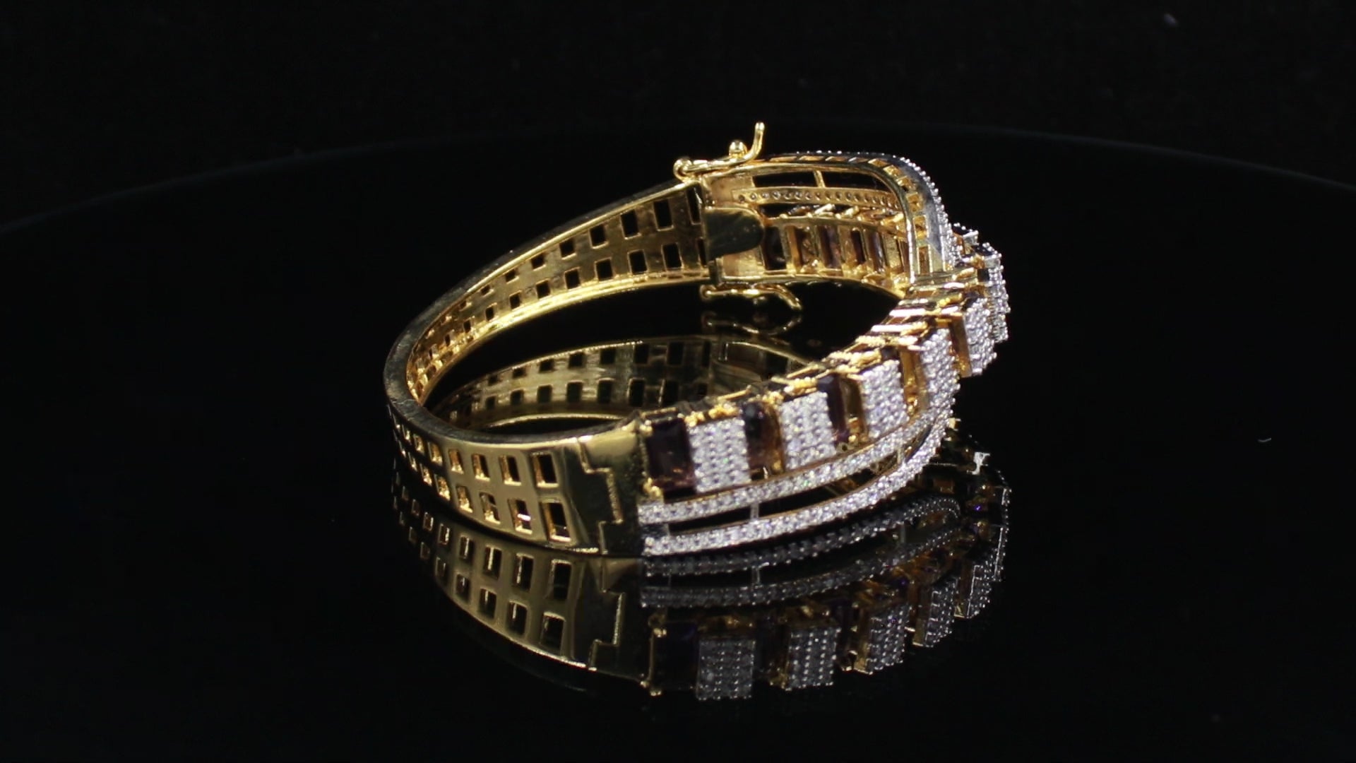 Ganga Jamuna Finish Sweeping Rectangular Stone Bracelet