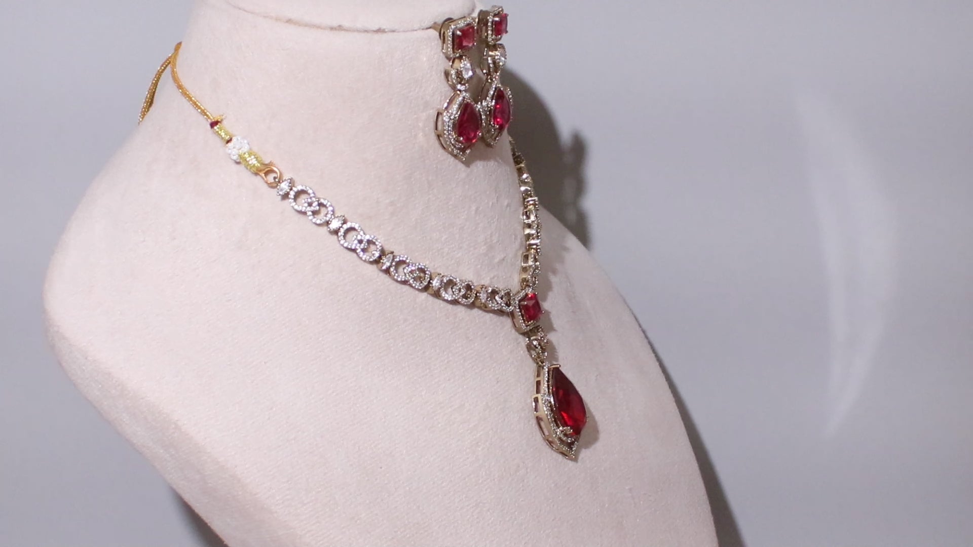 Victorian Polish Teardrop & Square Stone Pendant Necklace Set