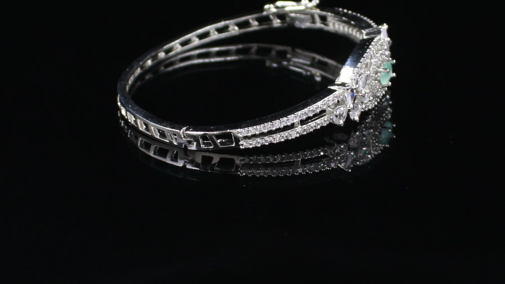Silver Finish Oval Medallion Bracelet