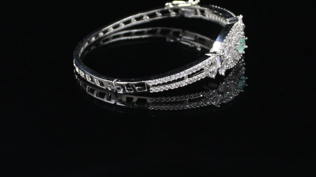 Silver Finish Oval Medallion Bracelet