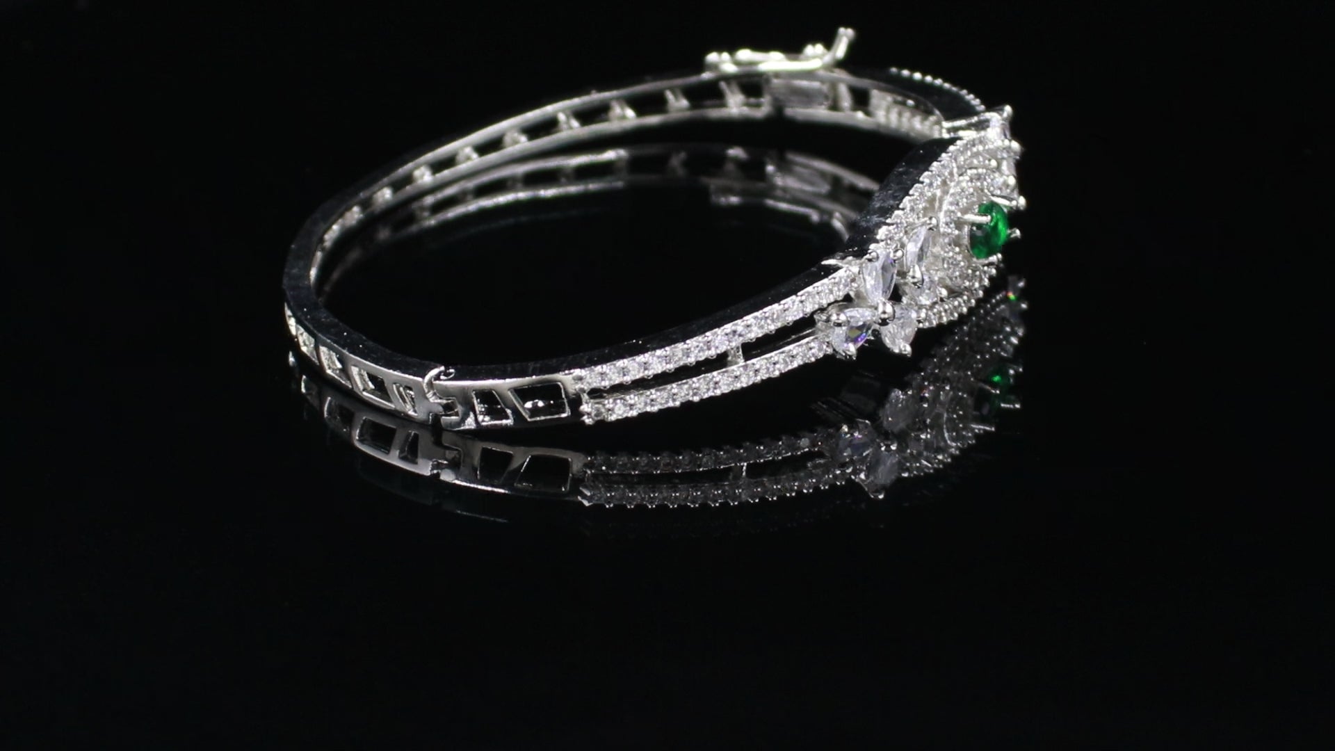 Silver Finish Oval Medallion Bracelet