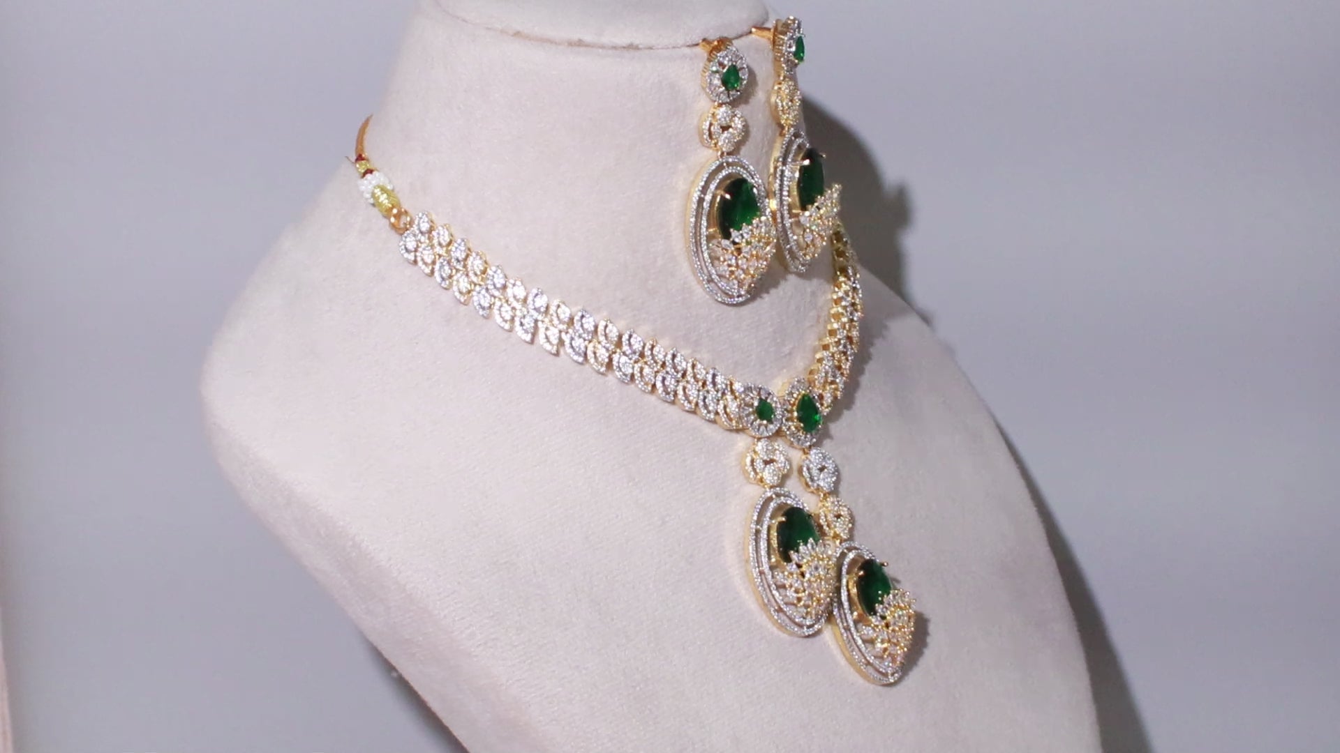 Oval Grace Necklace Set