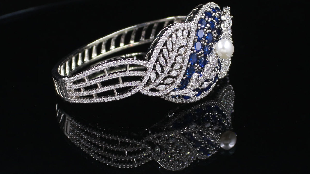 Silver Finish Pearl and Overlapping Leaf Bracelet