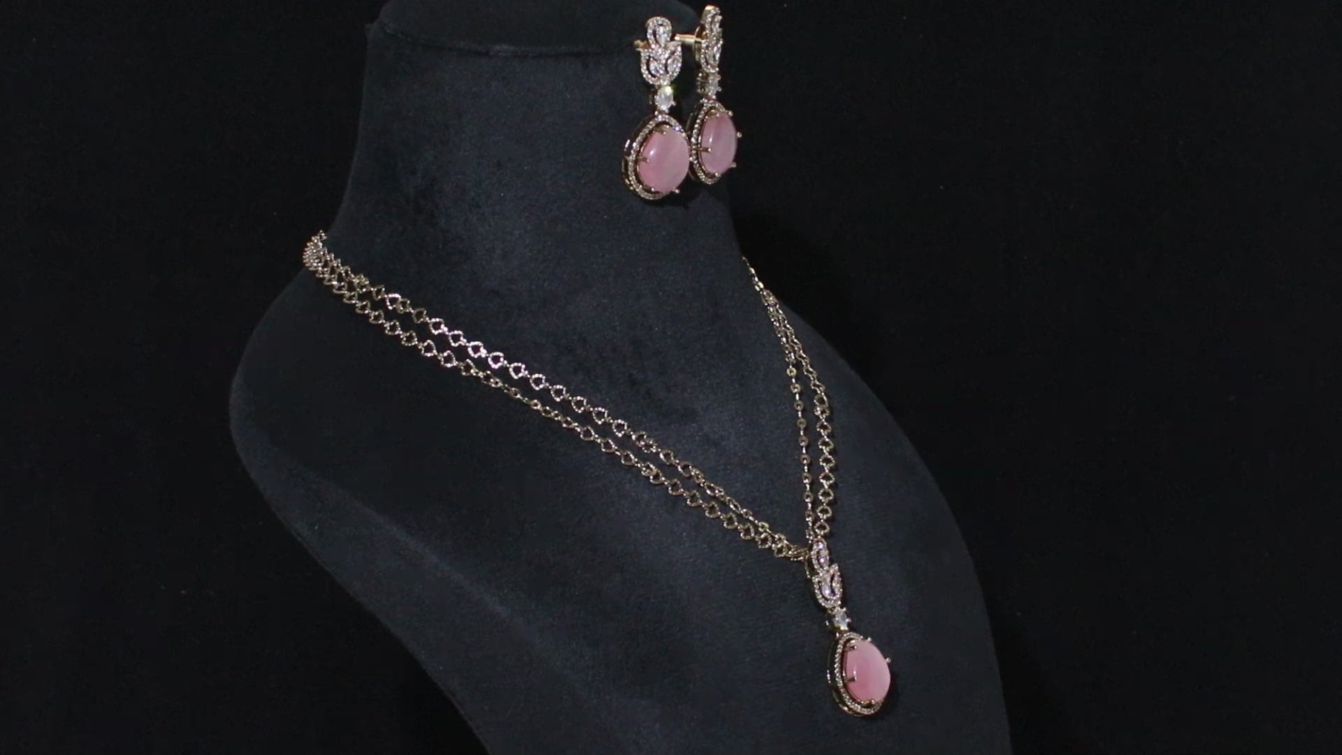 Victorian Polish Stone Pendant Necklace Set