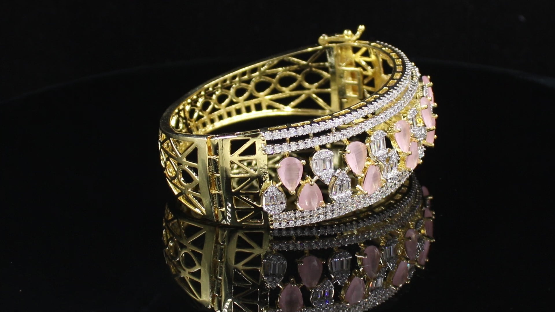 Ganga Jamuna Finish Alternating Teardrop Bracelet
