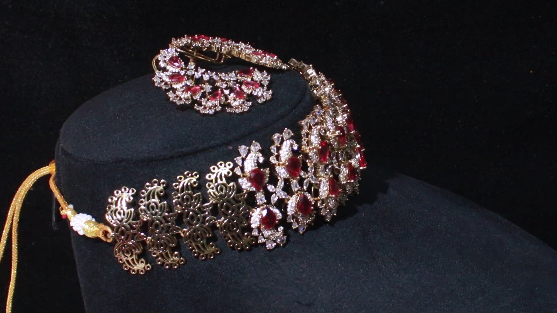 Oval Grace Necklace Set