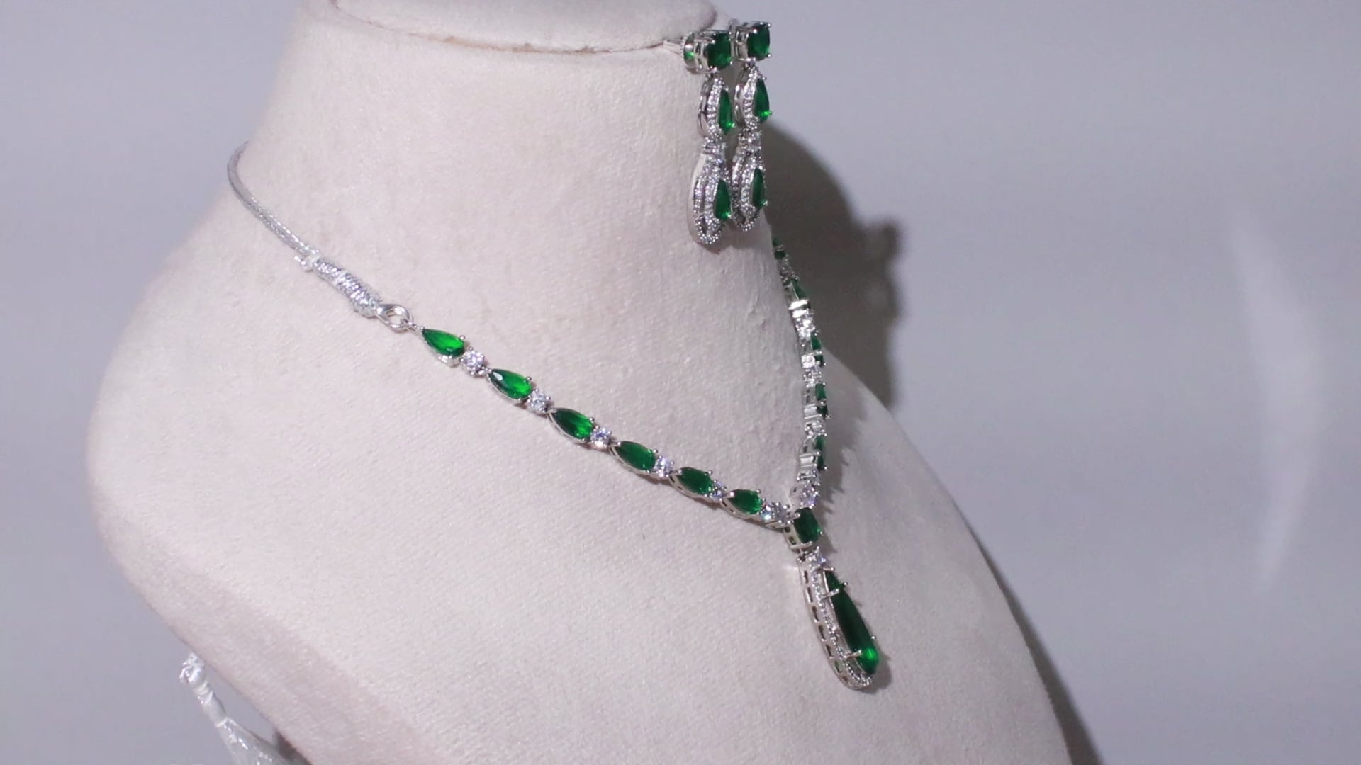 Silver Finish Elongated Teardrop Necklace Set