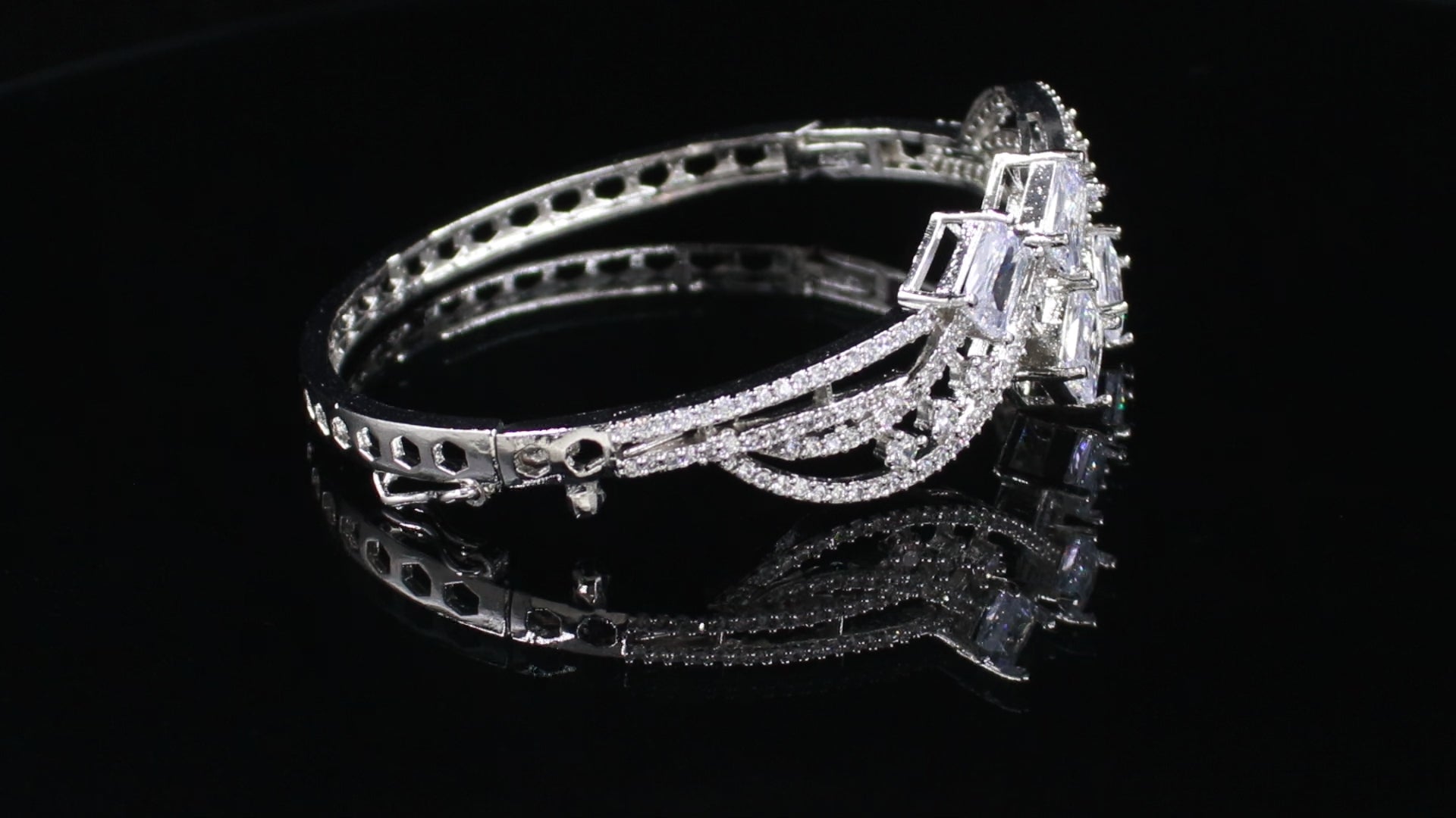 Silver Finish Intertwined Wave Bracelet