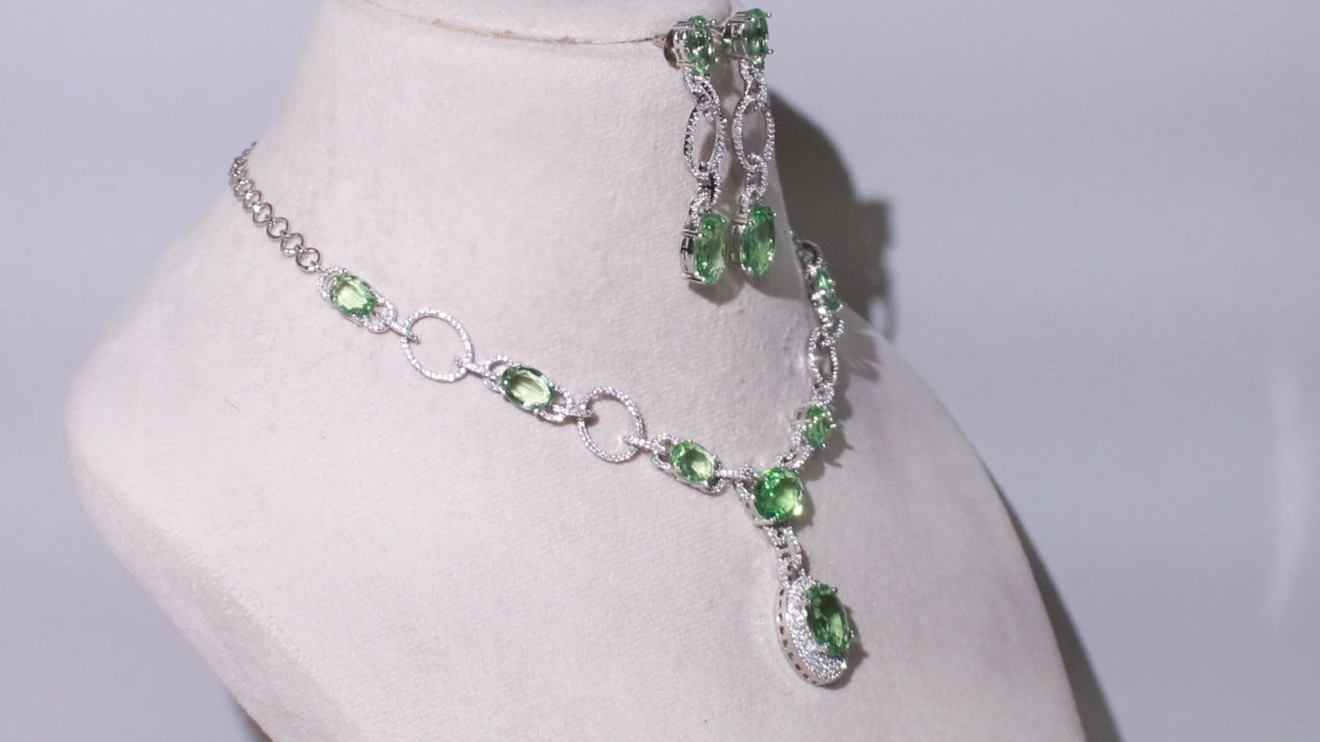 Oval Grace Necklace Set