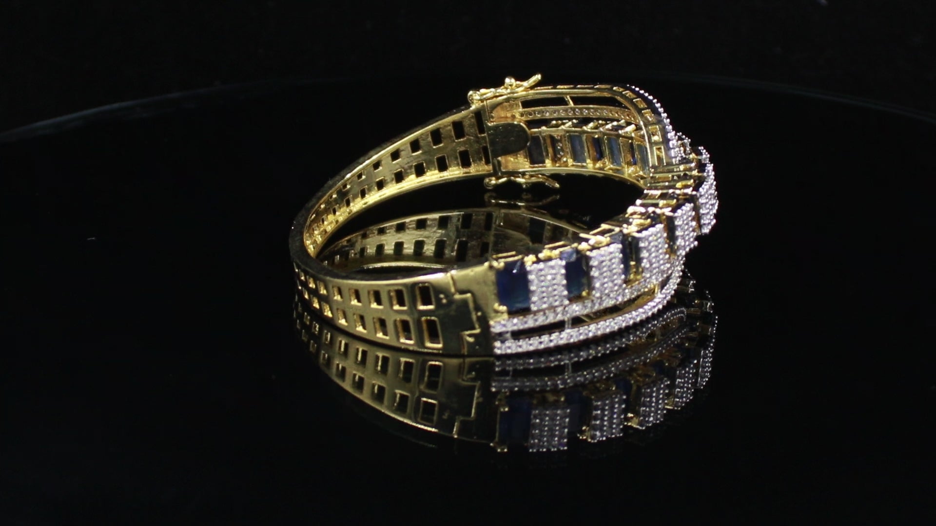 Ganga Jamuna Finish Sweeping Rectangular Stone Bracelet