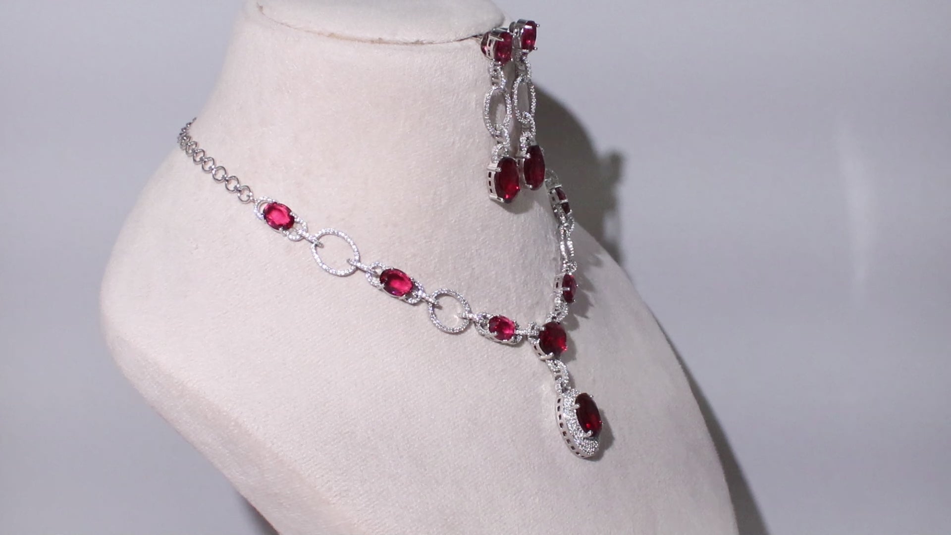 Oval Grace Necklace Set