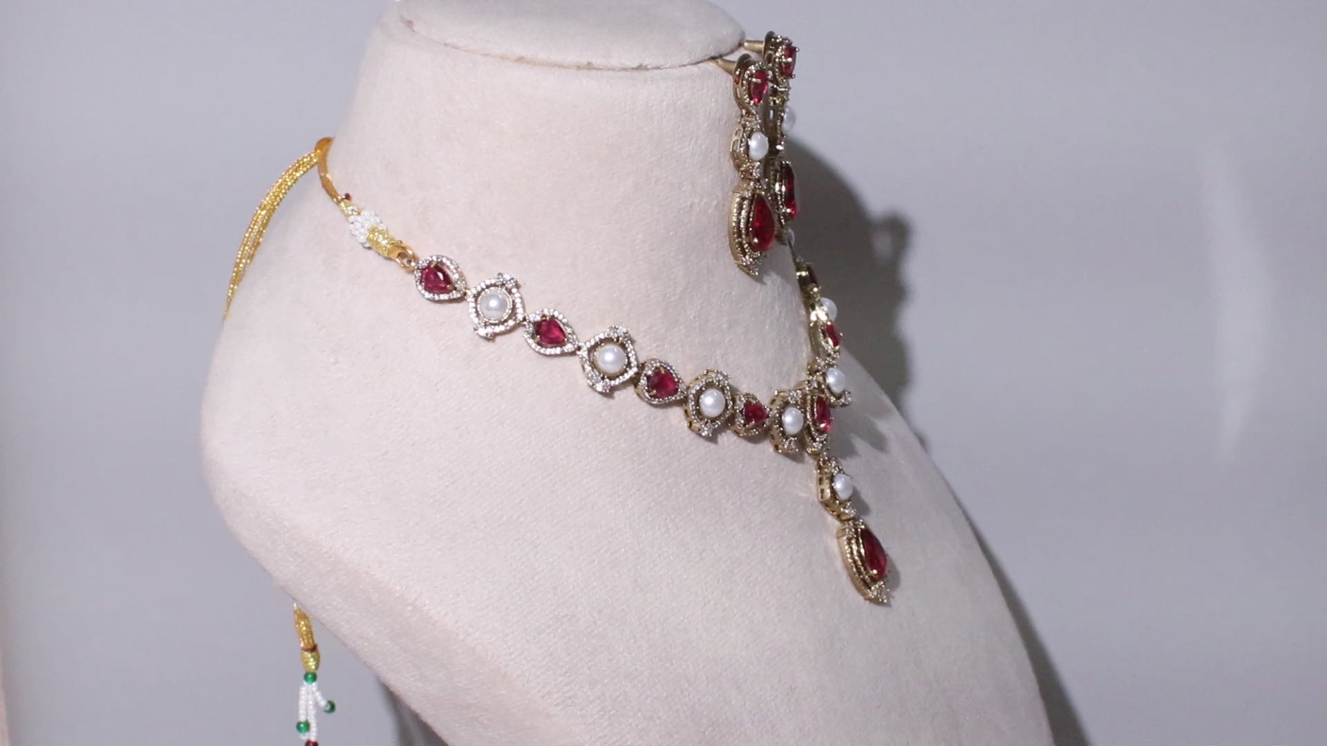 Victorian Polish Teardrop & Square Stone Pendant Necklace Set