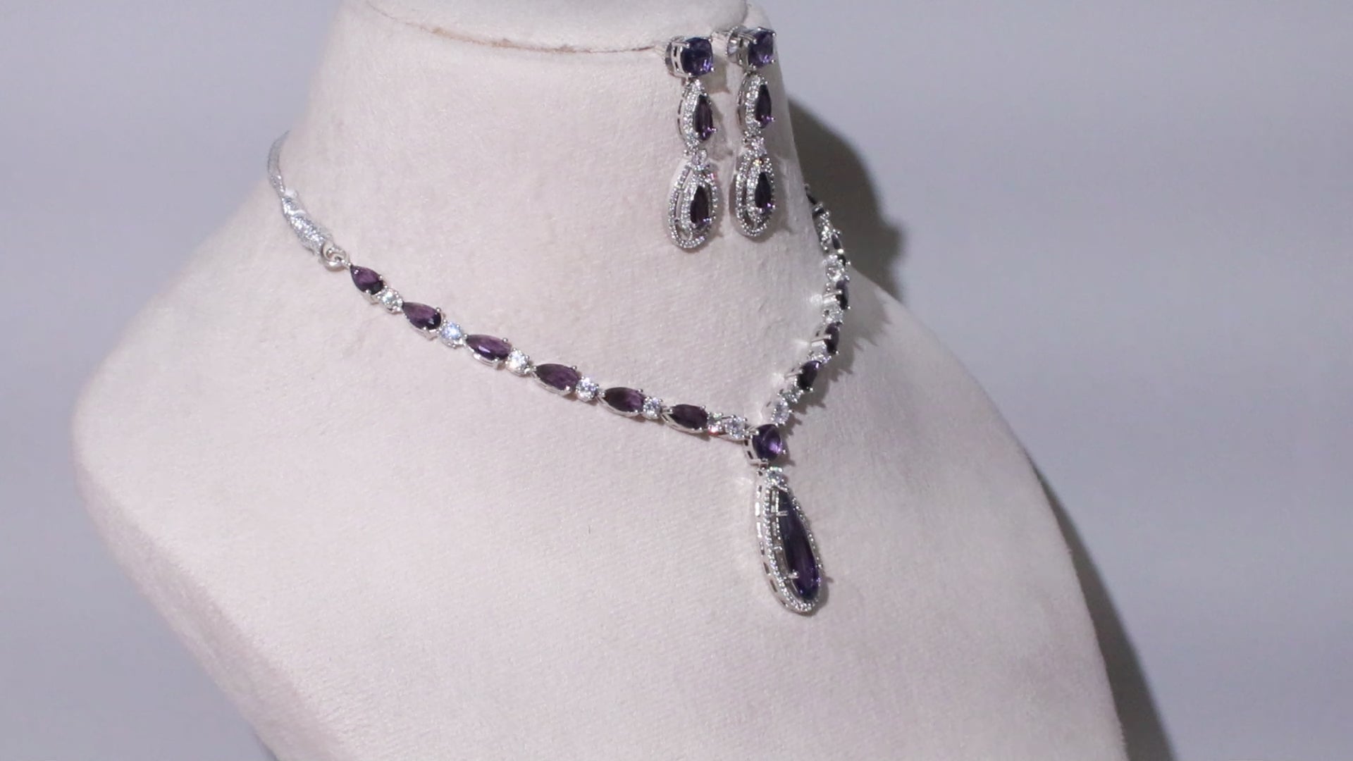 Silver Finish Elongated Teardrop Necklace Set