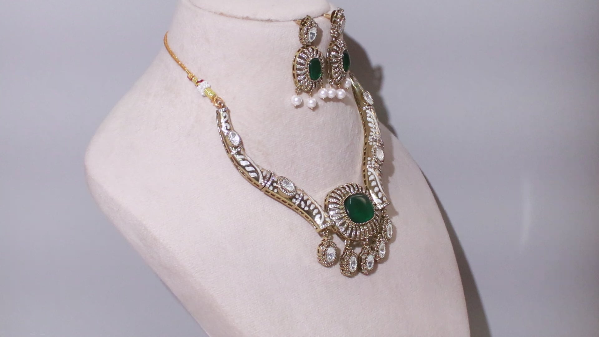 Victorian Polish Floral Vine Necklace Set