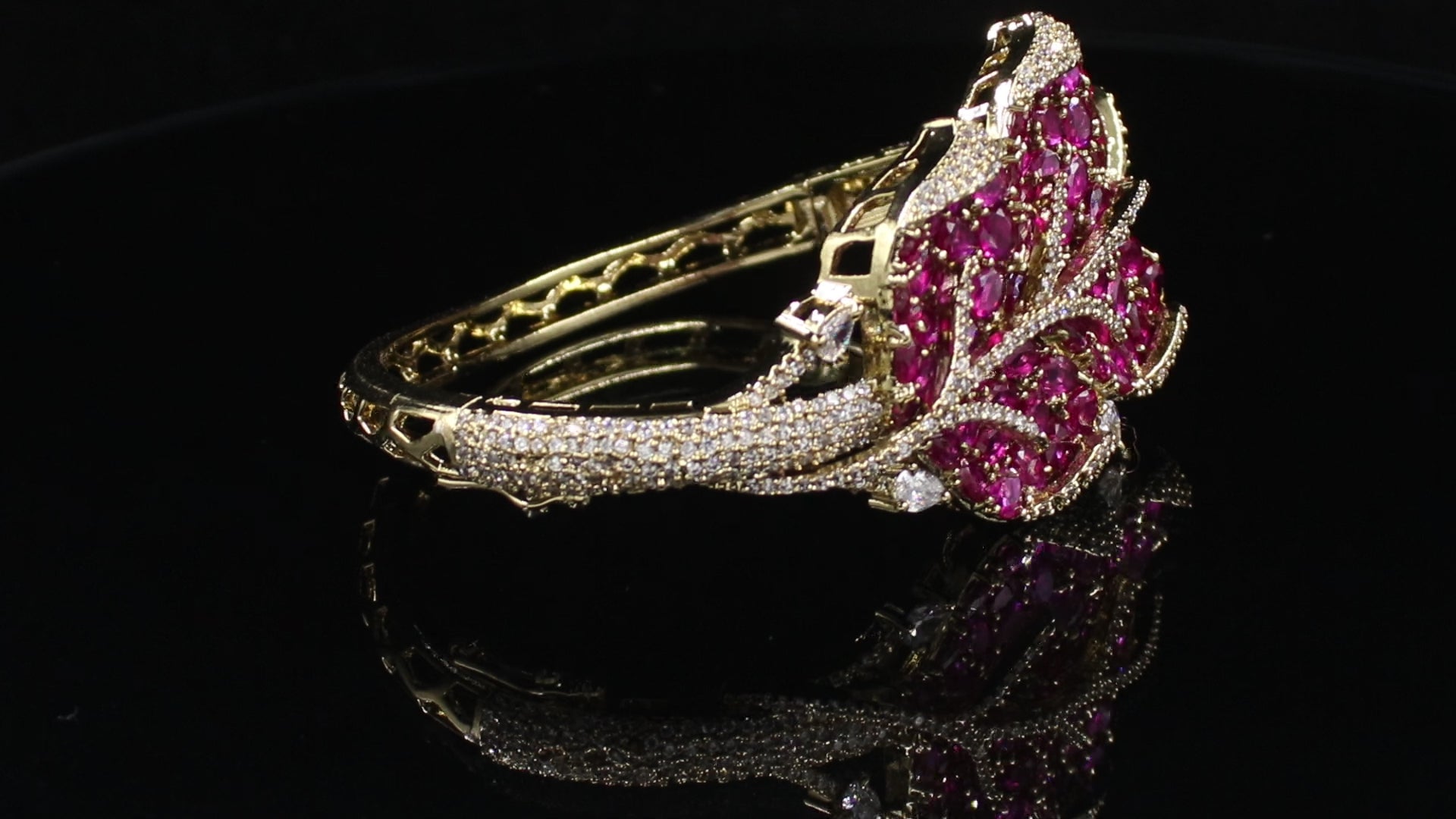 Victorian Polish Leaf Statement Bracelet