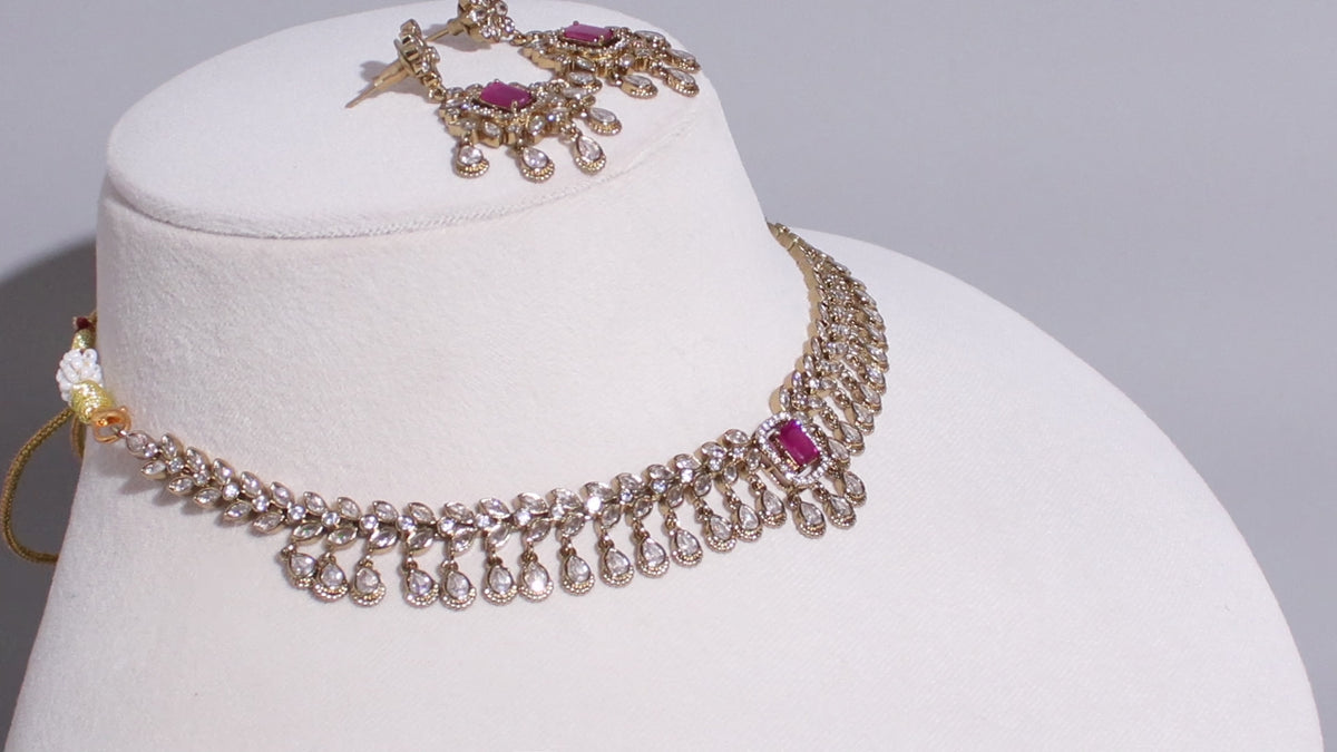 Victorian Polish Delicate Leafy Polki Necklace Set