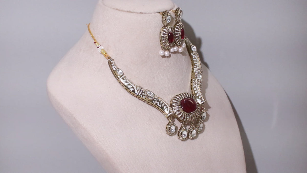 Victorian Polish Floral Vine Necklace Set