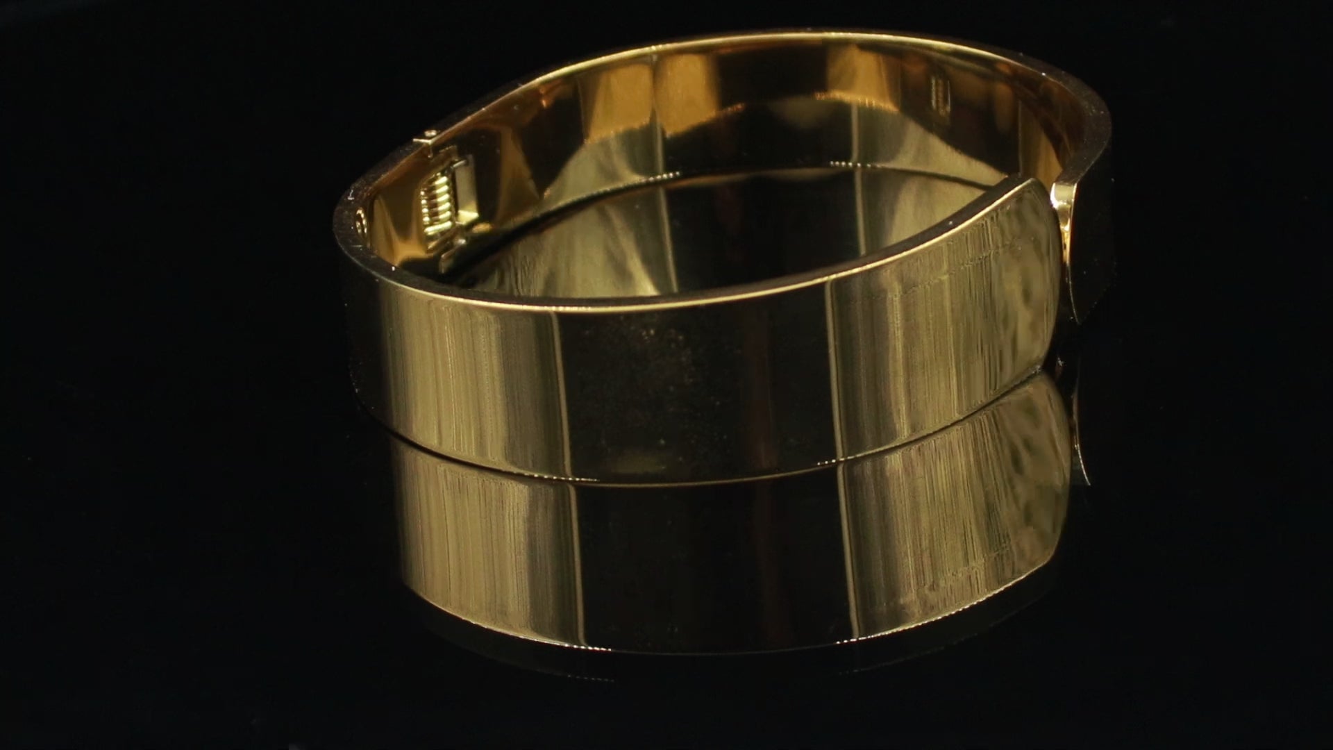 Gold Polished Minimalist Cuff