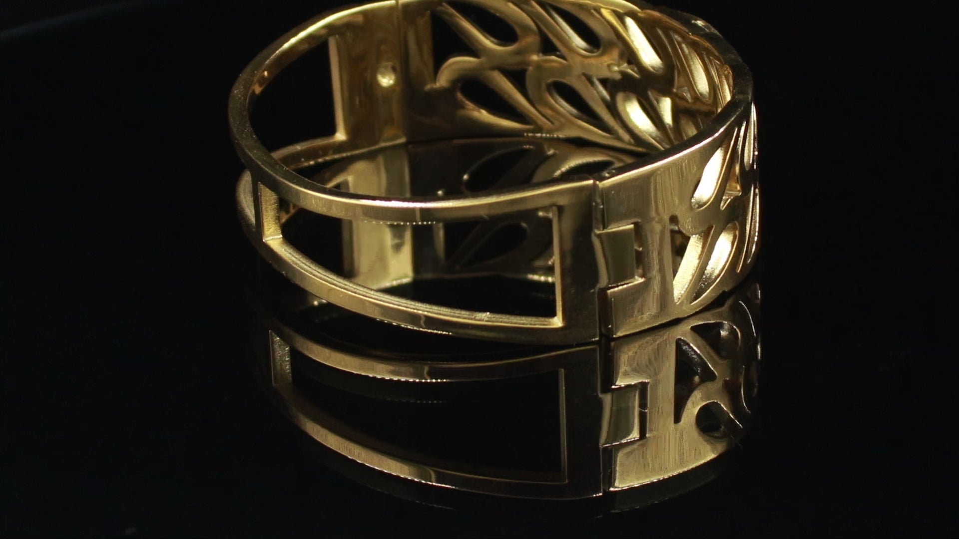 Gold Polished Openwork Bracelet