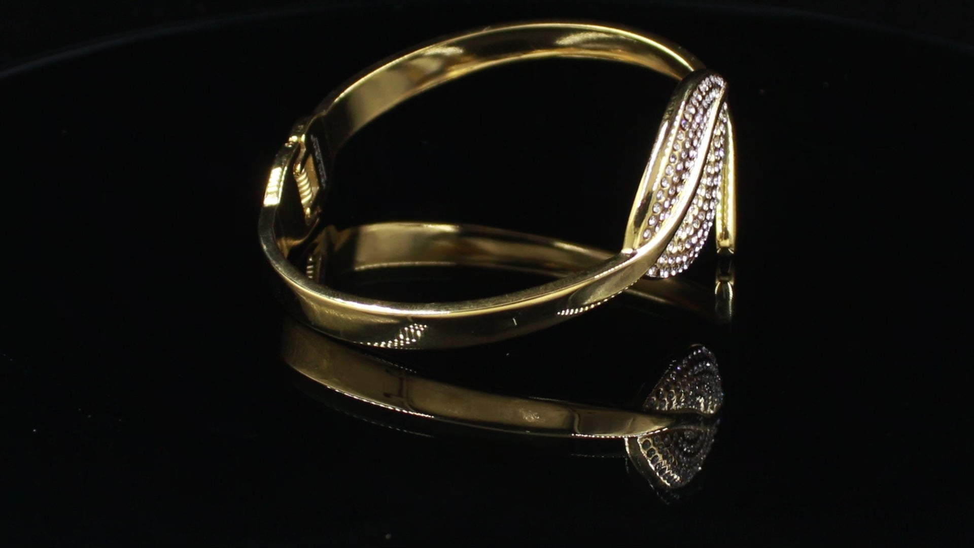 Gold Polished Pavé Leaf Cuff
