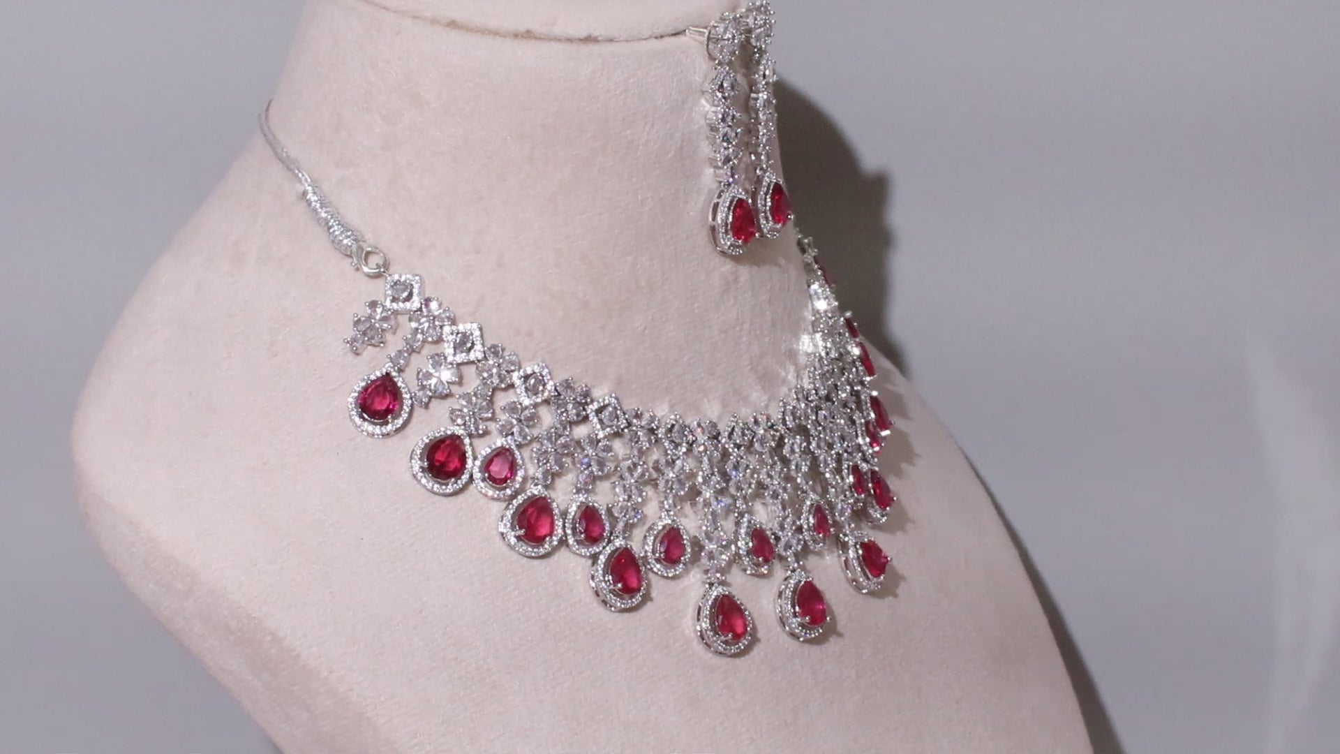 Silver Finish Teardrop Fringe Necklace Set
