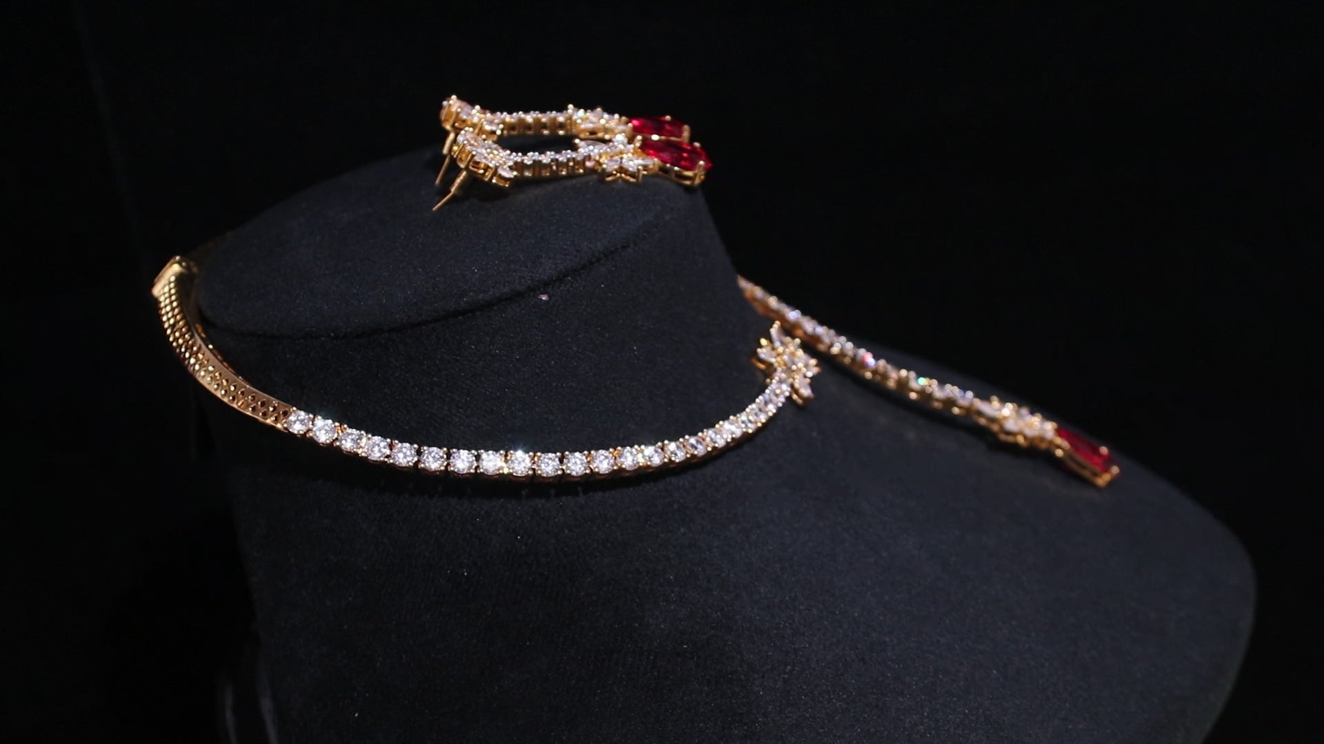 Ganga Jamuna Polish Floral Teardrop Collar Set