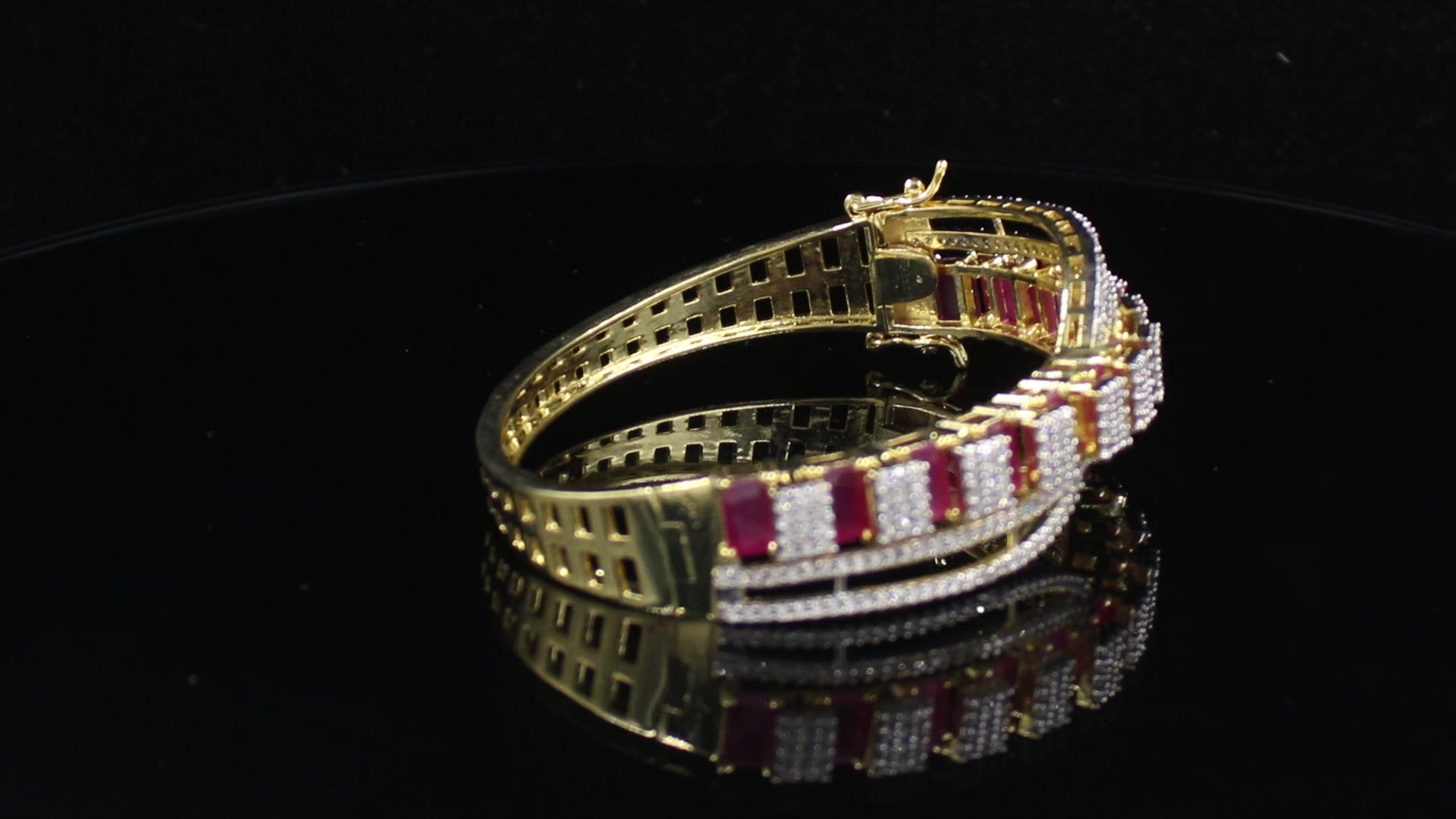 Ganga Jamuna Finish Sweeping Rectangular Stone Bracelet