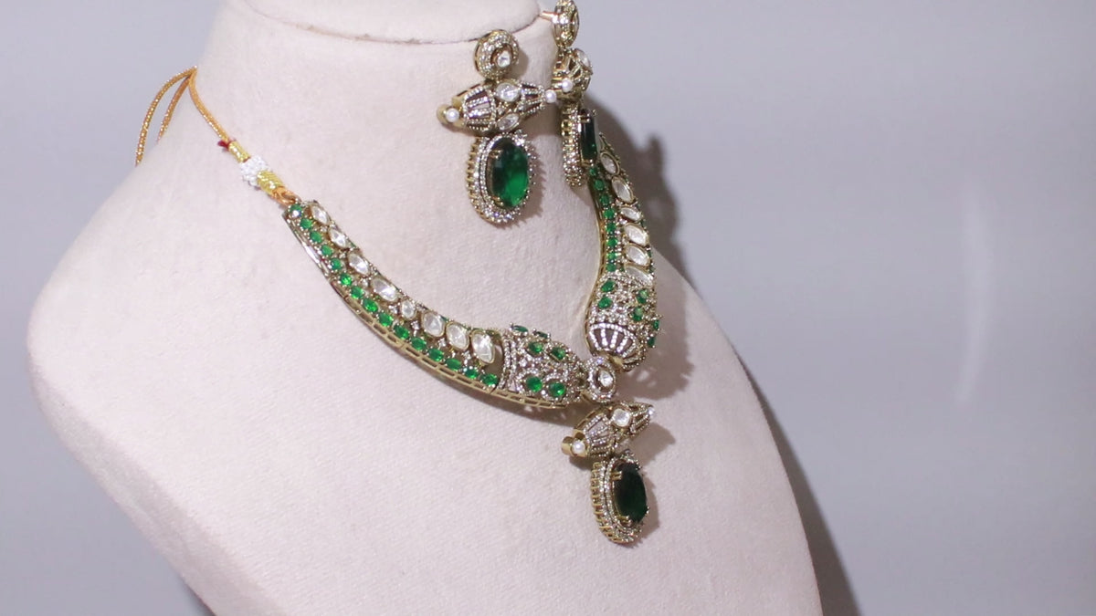 Bloom Radiance Necklace Set