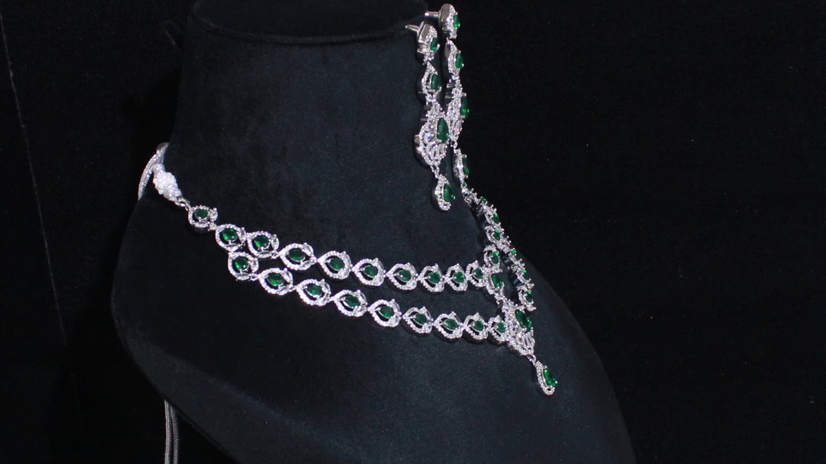 Regal Floral Necklace Set